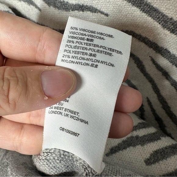 Anthropologie Lizzie Mock Neck Sweater In White Gray Zebra Print - Picture 5 of 5